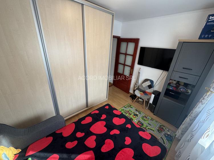 Apartament 2 camere zona Poarta 6 - 3