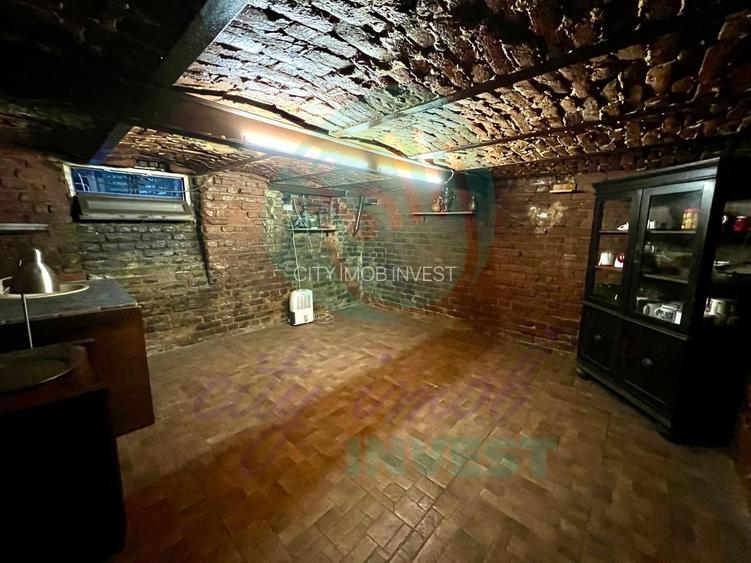 Vila eleganta renovata si consolidata | Parc Carol| Marasesti - 13