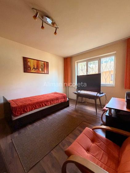 Apartament de vanzare 55 mp Zona Boul Rosu - 12