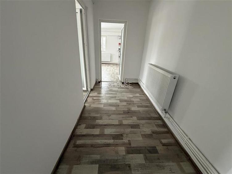 Adjud - spatiu comercial renovat complet - 14