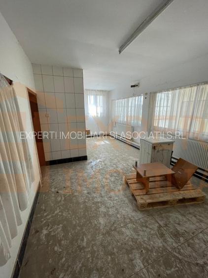 Hala situata in Ovidiu - 16