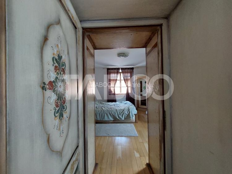Casa de vanzare specific sasesc si atelier pret avantajos Cisnadioara - 13