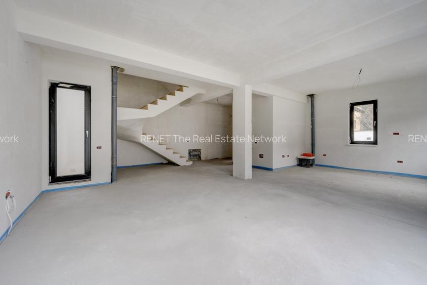 Casa se preda finisata - 4 bai -3 dormitoare - curte - parcare -  metrou Păcii - 3