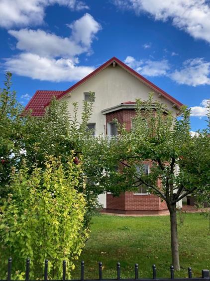 PROPRIETAR VAND/inchiriez vila in cart Irish Park, 5 camere, 3 niv, curte 420 mp - 2