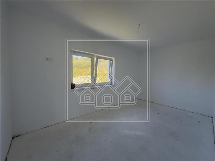 Penthouse intabulat, 3 camere, balcon, dressing