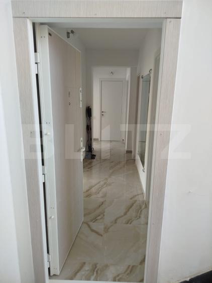 Apartament 3 camere, 65 mp, zona Tractoru