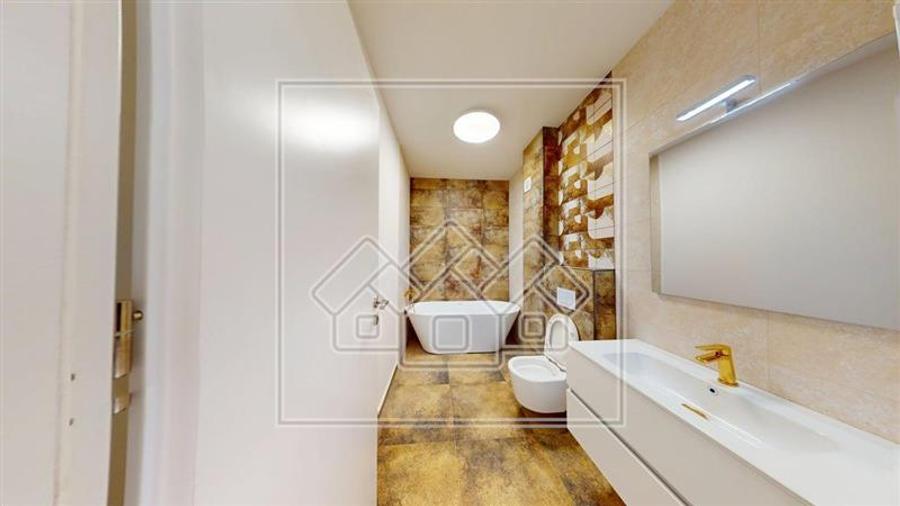 Penthouse cu 3 camere si 2 balcoane - mobilat si utilat complet