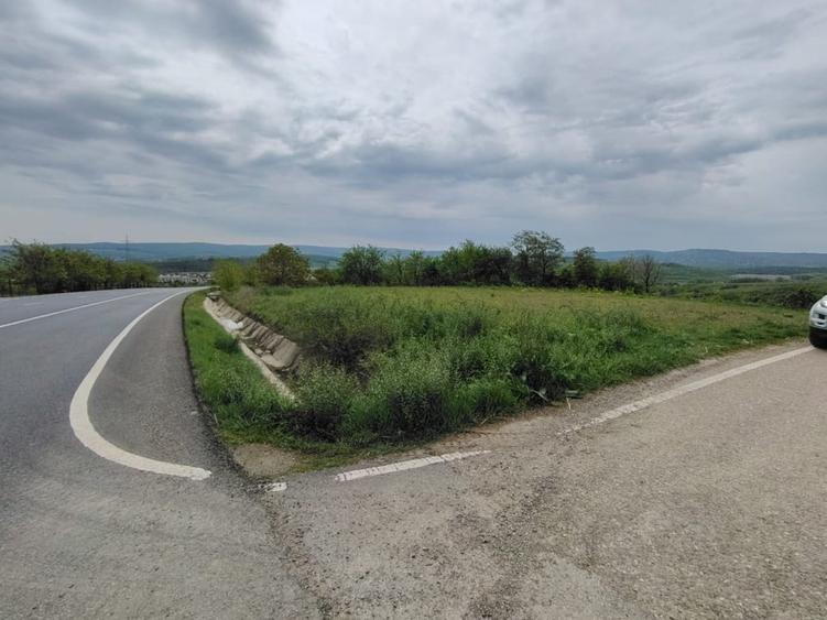Teren intravilan 1800 mp, Centura-Ciurbesti-dubla deschidere