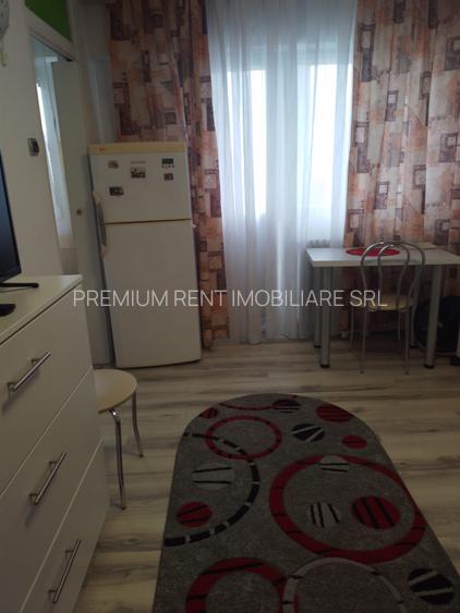 Dristor, garsoniera, 300 euro, 3 min metrou , mobilata , utilata - 4