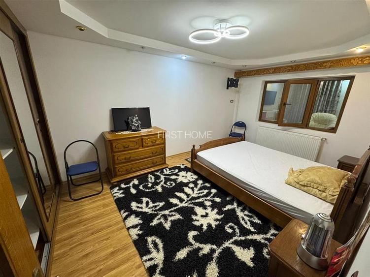 Apartament 4 camere, parter inalt, parcare proprie, zona Piata - Scoala 2 - 3