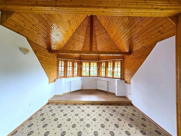 Casa / Vila / Conac Breaza 15 camere + - 15