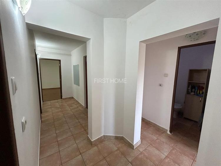 Apartament cu 3 camere de vanzare, zona Piata Moldovei - 11