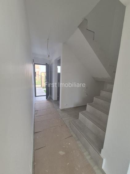 Vila cu 4 camere+pod locuibil,finisaje la alegere - 9