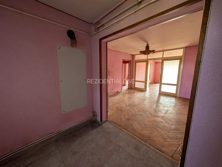 Apartament 4 camere în zonă centrală, pe Strada Armoniei - 14