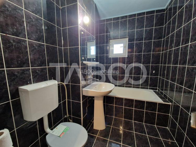 Apartament decomandat 3 camere 74 mpu 2 balcoane lift Terezian Sibiu - 4