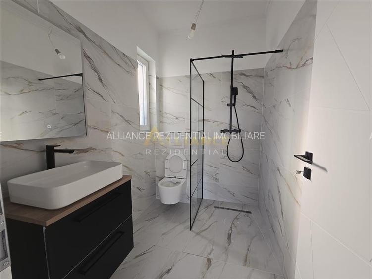 Casa parter- placa de beton- str asfaltata- 4 camere - 3