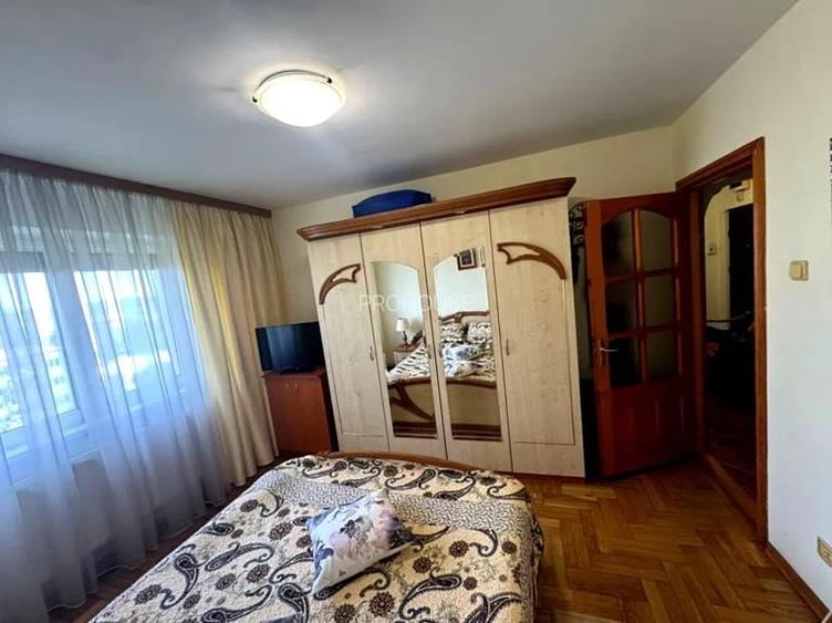 Cornisa - apartament 2 camere decomandate - bucatarie mare - hol mare patret - 5