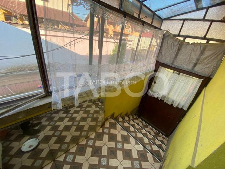 Casa mica 3 dormitoare curte mica 60 mp zona Lupeni Sibiu - 12