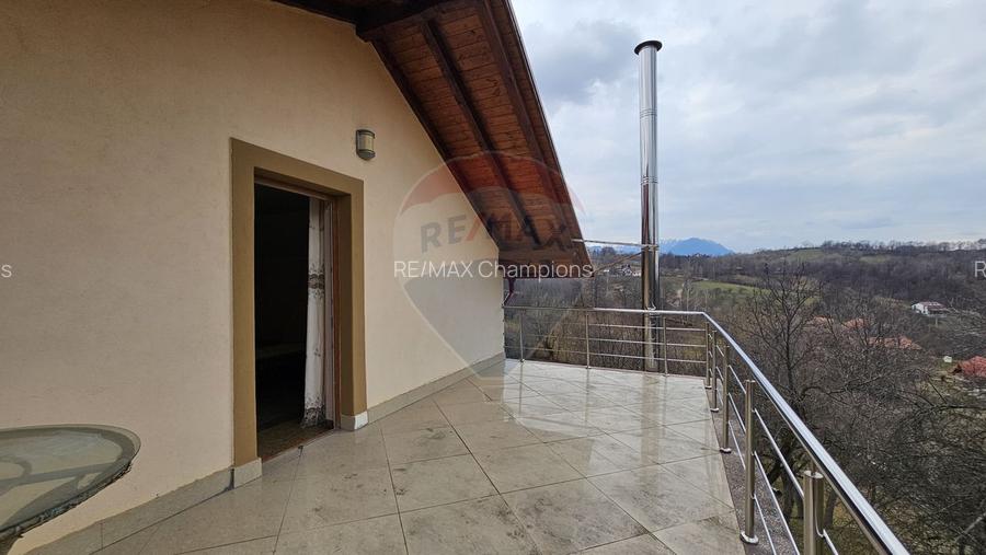 Casă de vânzare Bran Sohodol teren  intravilan 4.831 mp două locuințe - 36