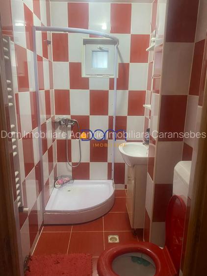 De vanzare apartament 3 camere decomandat, parter - 10