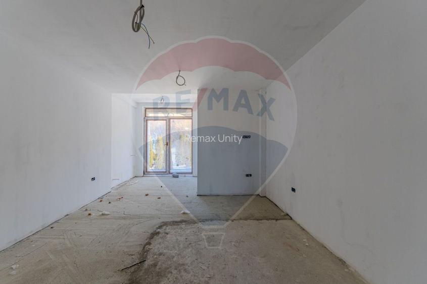 Activ Hotelier SubEvaluat | 18.000 mp construiti | 3 ha teren | BRASOV - 27