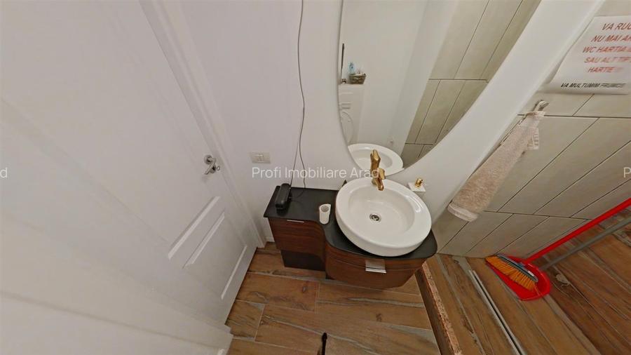 Spatiu langa Primarie pt. prestari servicii, birou, cabinet, salon - renovat - T - 16