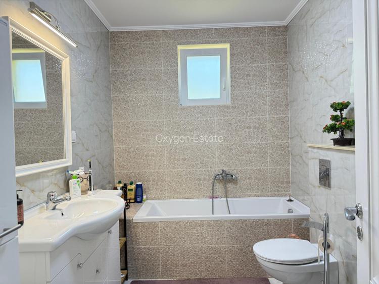 Casă modernă elegantă, curte generoasă de 700 mp în zona Episcopiei - 6