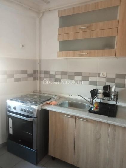 Închiriez apartament cu o cam  - 9