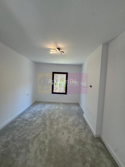 Casa de vanzare cu 2 apartamente in Azuga - 9