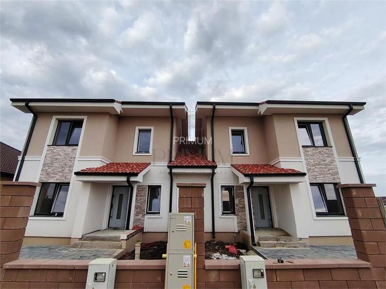 Duplex despartit prin camera tehnica - teren generos - personalizare interiora - 3