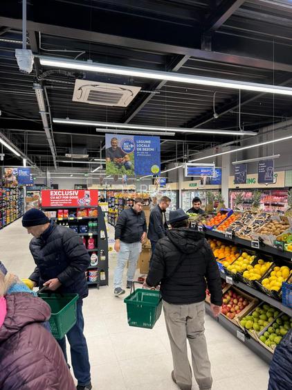 Piata Slobozia, sp. com CARREFOUR DE VANZARE - 9