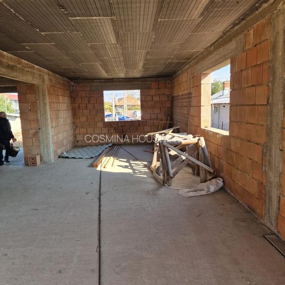 Se vinde casa la rosu, sat  Malaiesti jud. Prahova , pret 72000 euro negociabil. - 12