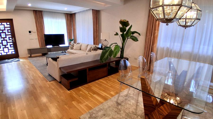 Casa premium de inchiriat, 4 camere, Andrei Muresanu,