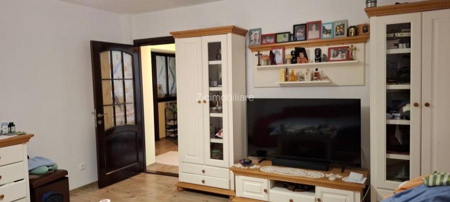 Apartament cu 3 camere și 2 băi în Lacul Tei