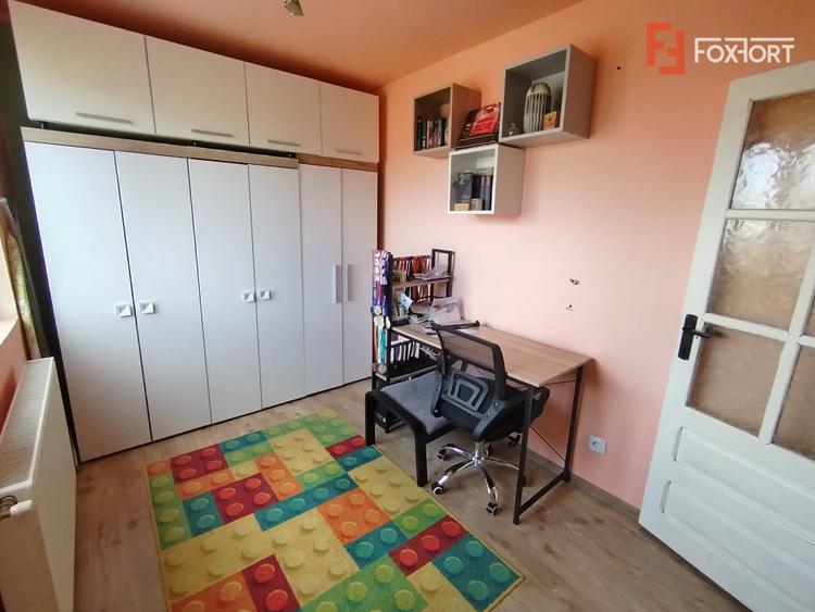 Apartament cu 4 camere de vanzare in zona Spitalul Judetean