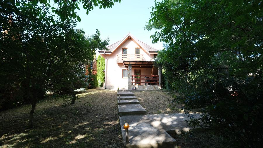 Vanzare casa P+M+Pod construita in 2009 in Breaza Prahova teren plat, totul nou