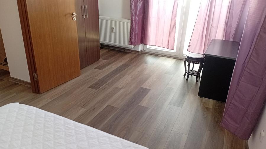 Inchiriez apartament 3 uta ared