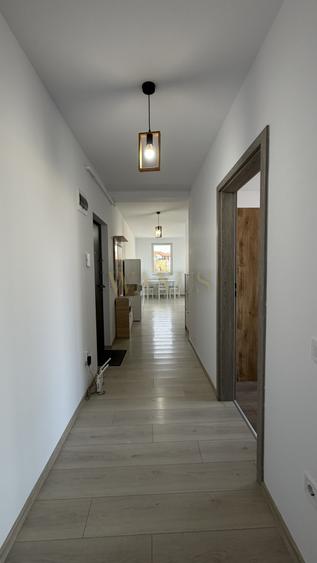 Apartament 3 camere, decomandat, etaj 2, loc de parcare, zona Drumul Cetății