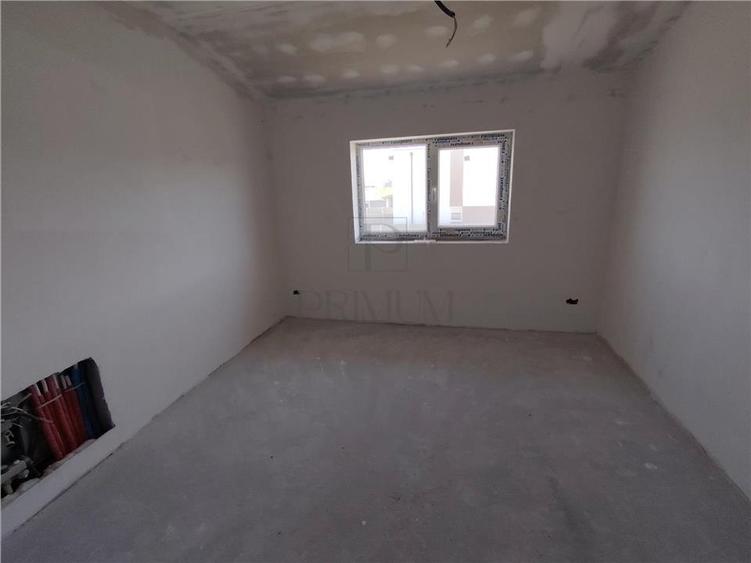 Duplex spatios - personalizare interioara - zona populata
