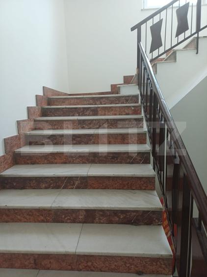 Cladire birouri de vanzare, P+2, 1000 mp, Suceava, zona Centrala