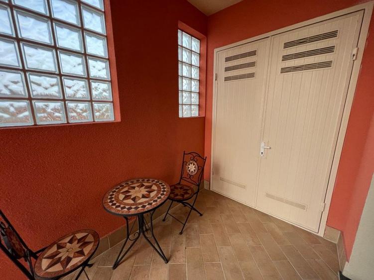 Apartament 3 camere 2 bai intrare Mamaia pe partea cu marea Mobilat utilat Lux
