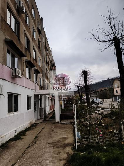 Mic la întreținere, bun la randament: apartament în Orșova - 9