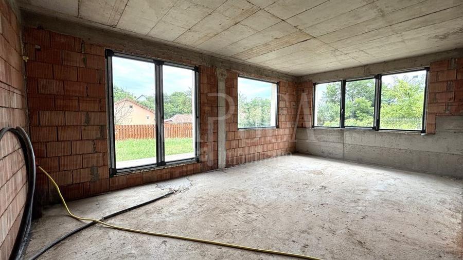 Casa 7 camere de vanzare in Salicea