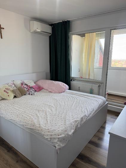 Apartament 3 camere de vanzare