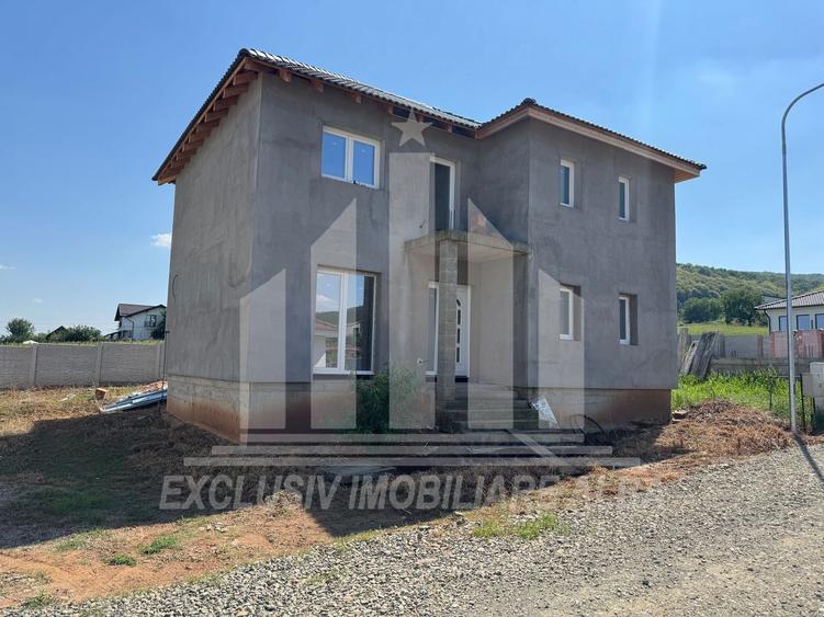 Casa individuala | Semifinisata | 150 mp | 354 mp teren | Micesti