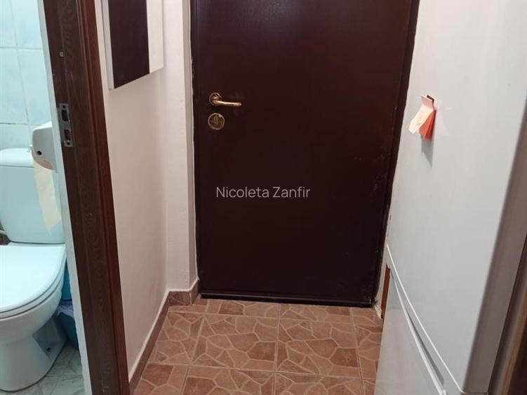 Vând Garsonieră, zona Valea Rosie - 9