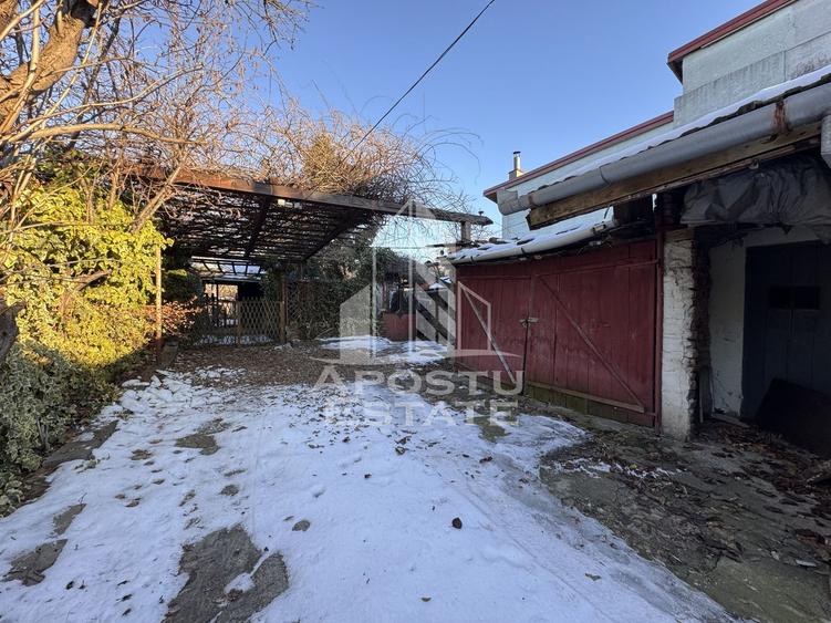 Casa la curte comuna cu 2 familii | 80mp utili | 350 teren | Sagului