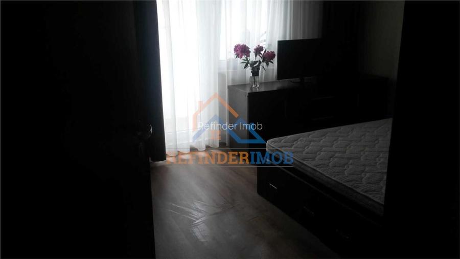 Apartament de vanzare cu 3 camere, zona Sebastian - Vulcan Center - 3