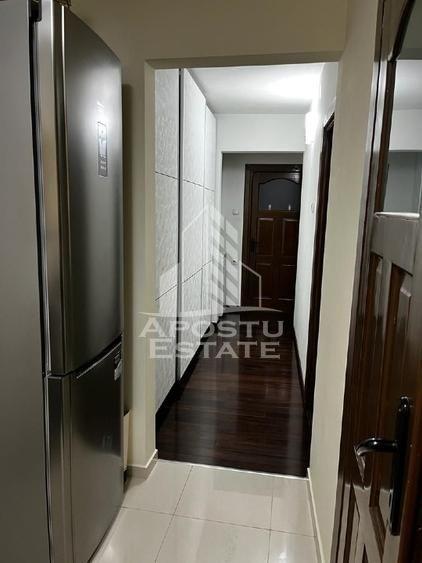 Apartament cu 3 camere de vanzare, Timisoara, zona Lunei