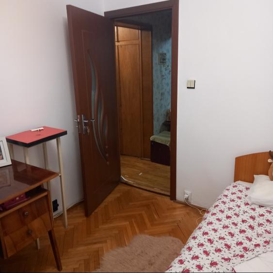 INCHIRIEZ APARTAMENT 2 CAMERE ZONA CENTRALA
